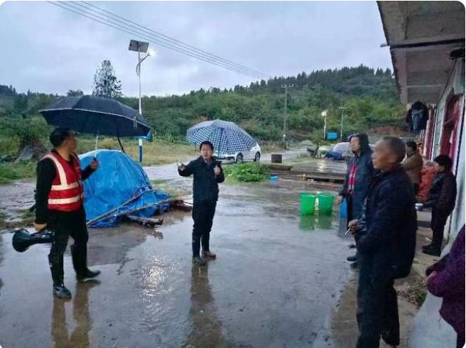 防汛常規(guī)物資|消防滅火裝備|消防救援裝備|水域救援救生|應(yīng)急照明設(shè)備|防汛與應(yīng)急包|水泵發(fā)電機(jī)類|救生救援儀器