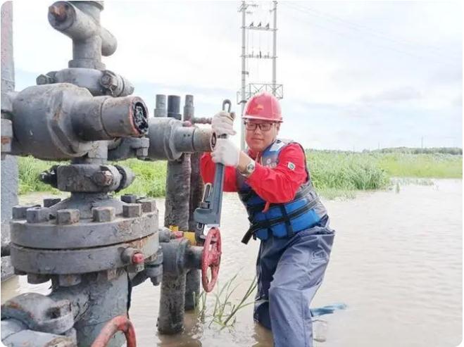 險(xiǎn)不除、人不休，水不降、人不退！大慶油田朝陽溝油田全力迎戰(zhàn)防汛“大考”